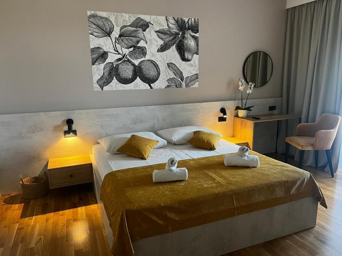 Memori Bed&Breakfast Rab Town Exterior foto