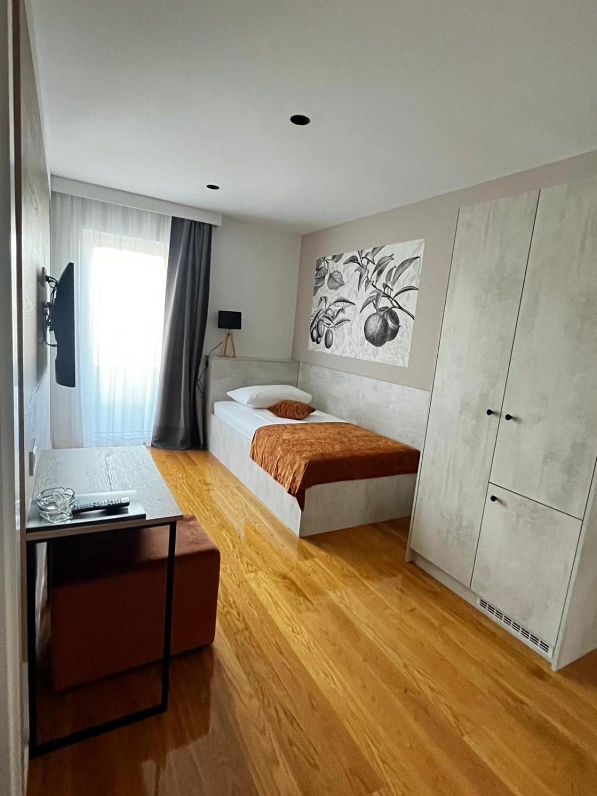 Memori Bed&Breakfast Rab Town Exterior foto