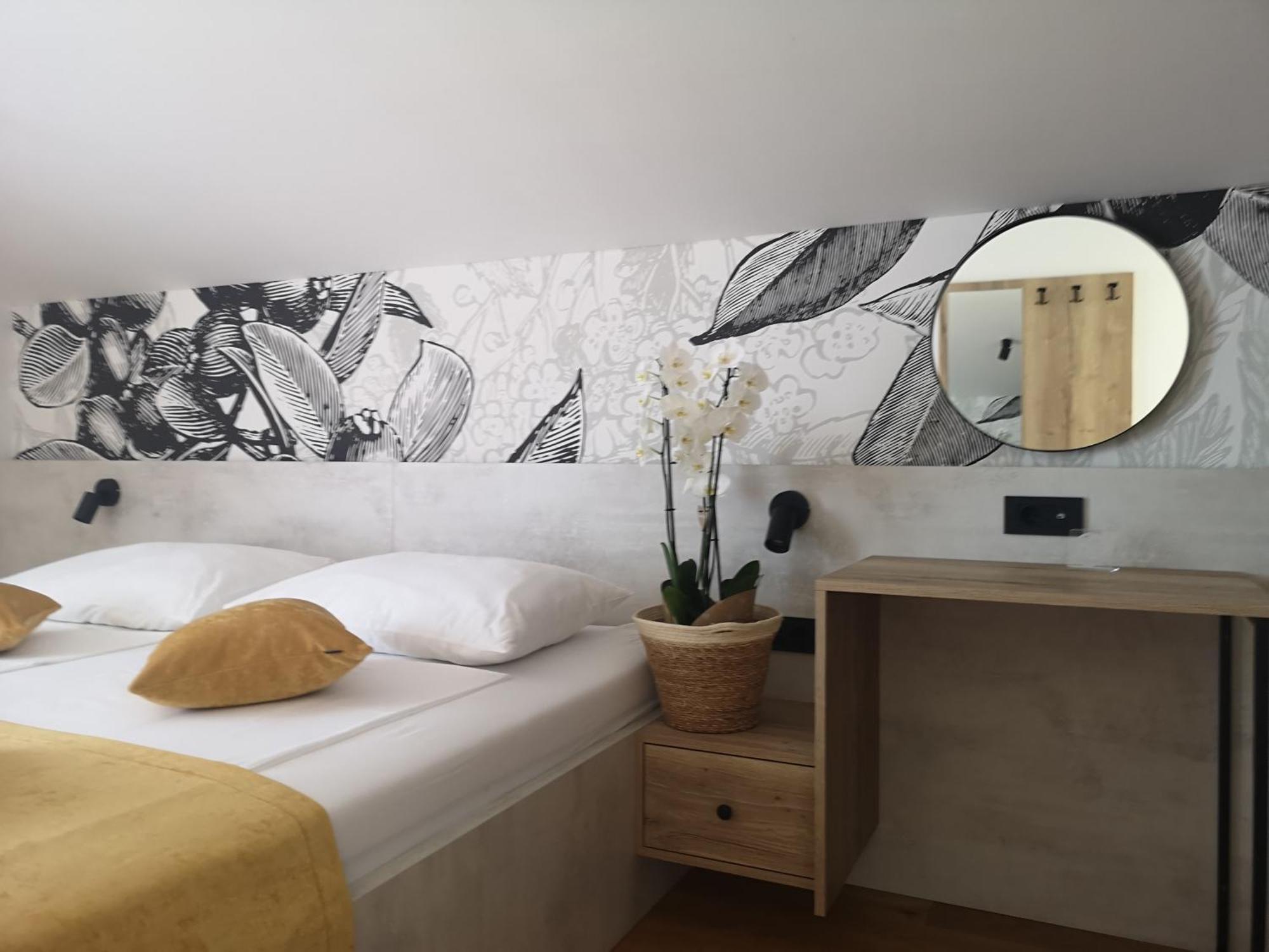 Memori Bed&Breakfast Rab Town Exterior foto