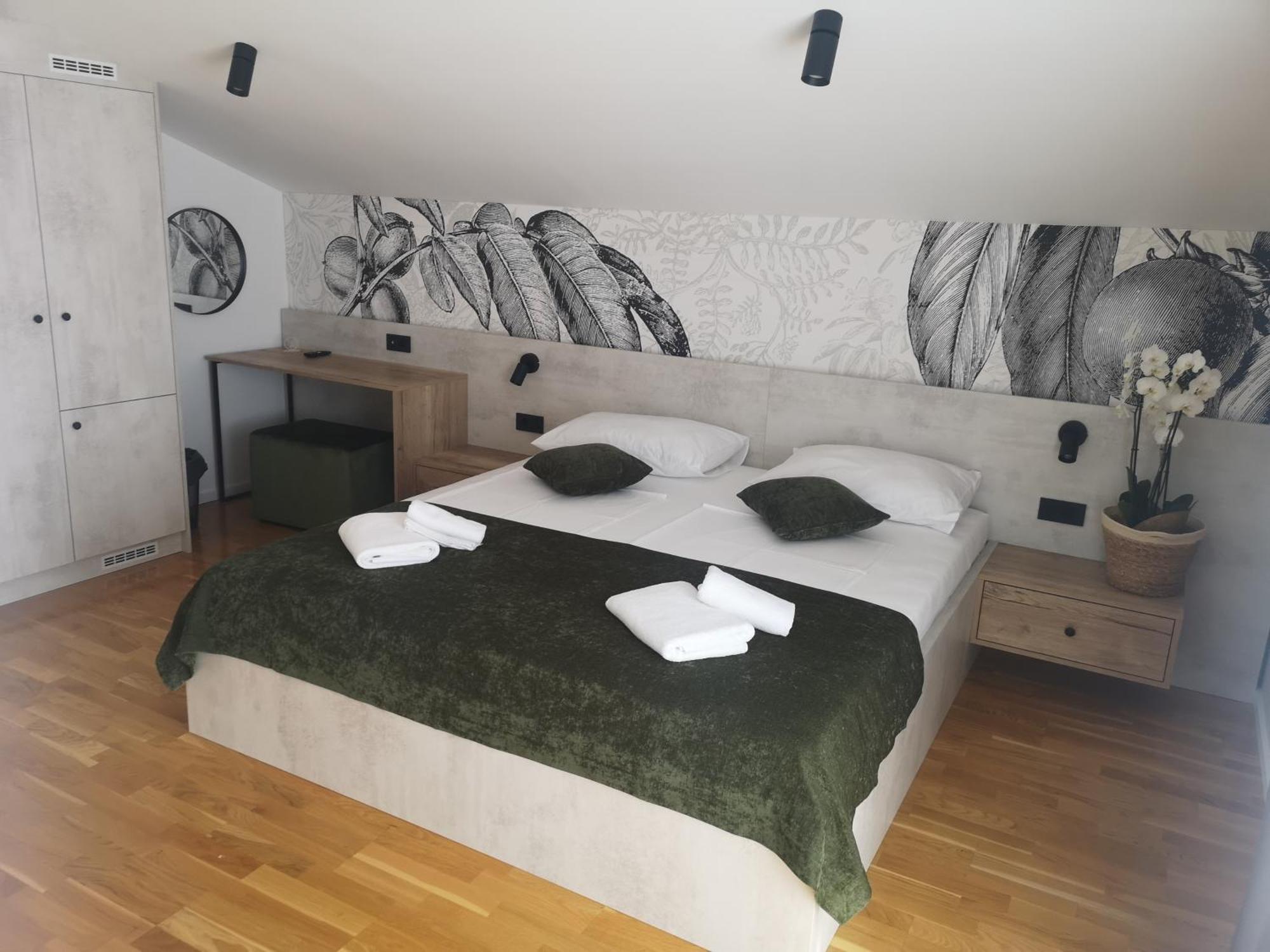 Memori Bed&Breakfast Rab Town Exterior foto